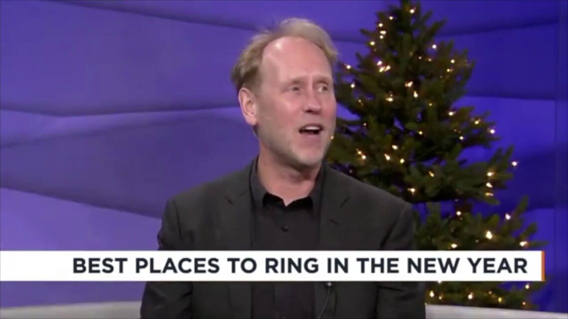 R Lounge recommended as one of the best places to see the NYE ball drop!