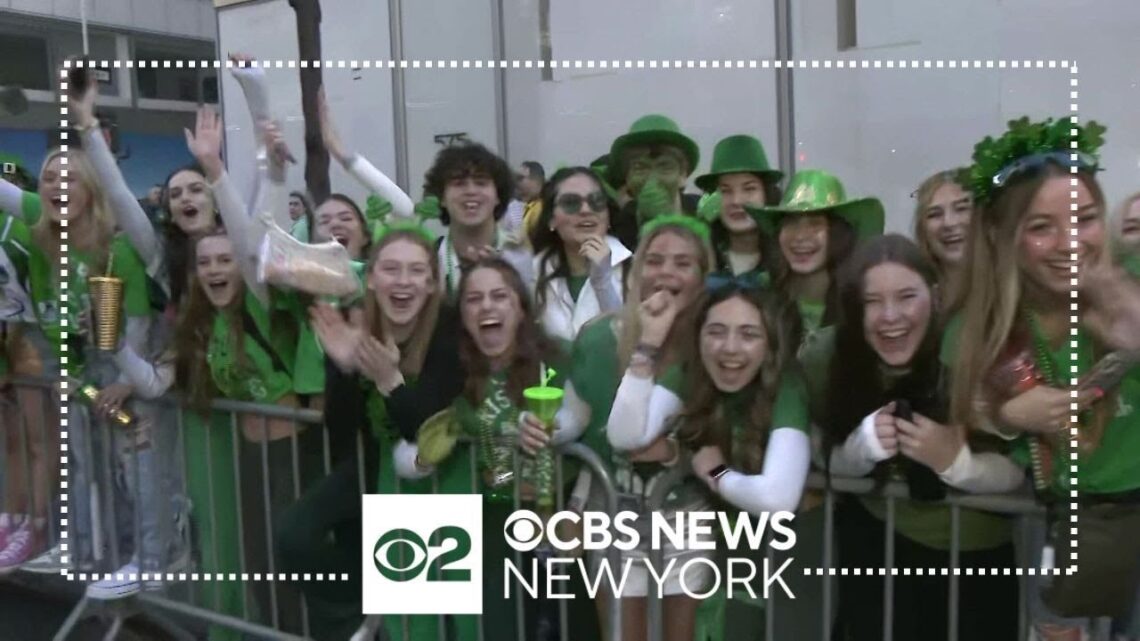 Crowds Gathering For 2024 Nyc St. Patrick’s Day Parade